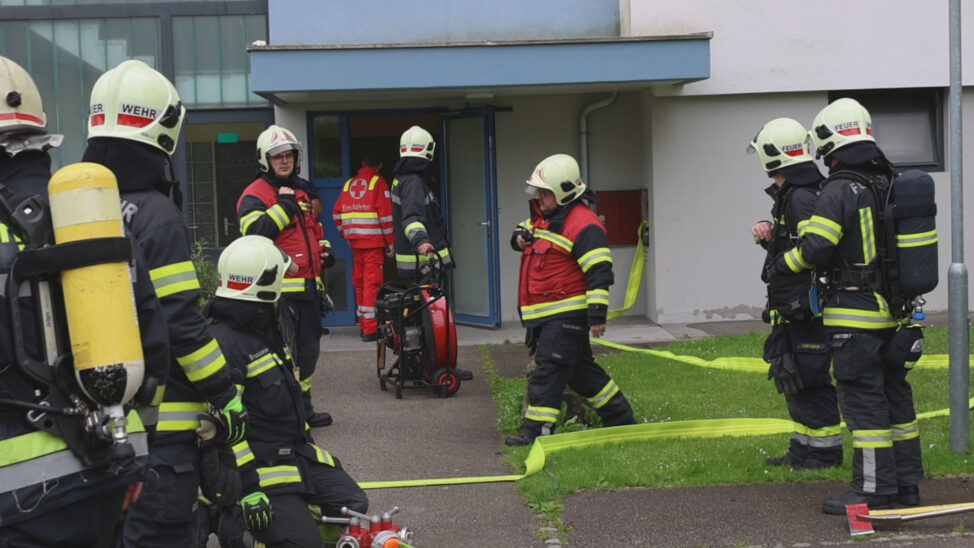 Brand in der Küche eines Mehrparteienwohnhauses in Wels-Lichtenegg